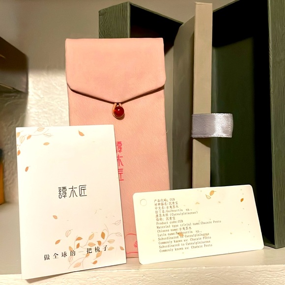 Handmade Wooden Comb with inlay, comes with cloth carrying case, all new in box - Picture 3 of 4